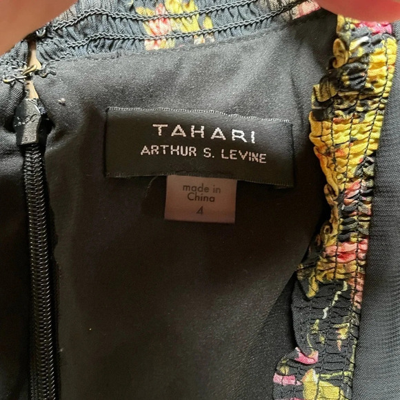 Tahari Faux Floral Dress Size 4 - Picture 6 of 11